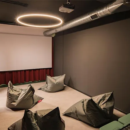 Cx Giulia Готель Трієст